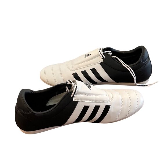 Adidas Indoor Soccer Shoes Mens 8.5 Black & White Lightweight Sports Cleats - Picture 6 of 8